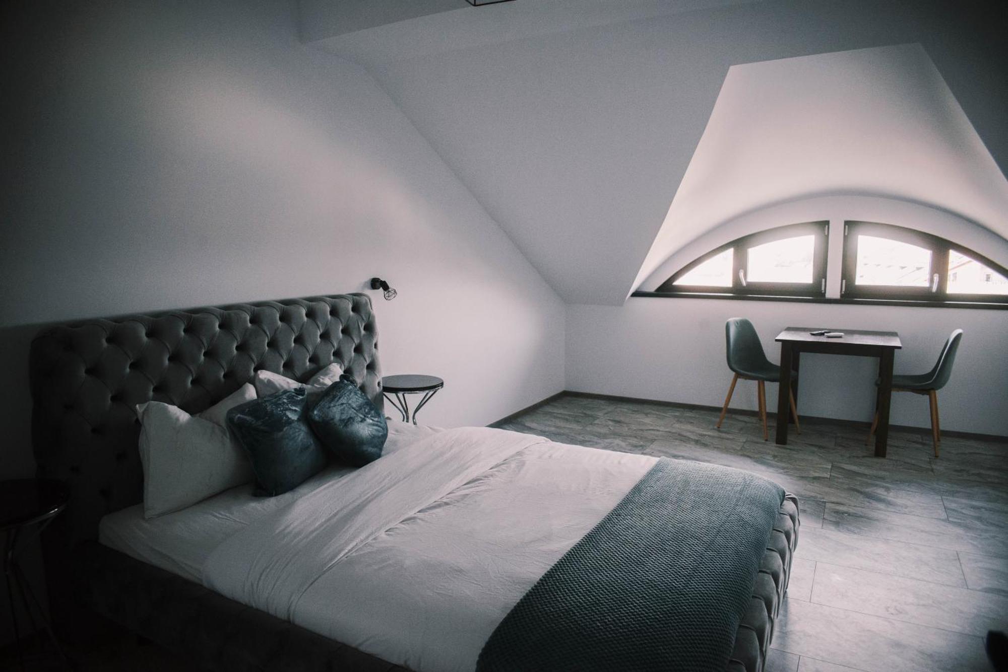 Buhay Osanu Bed & Breakfast Satu Mare Ngoại thất bức ảnh